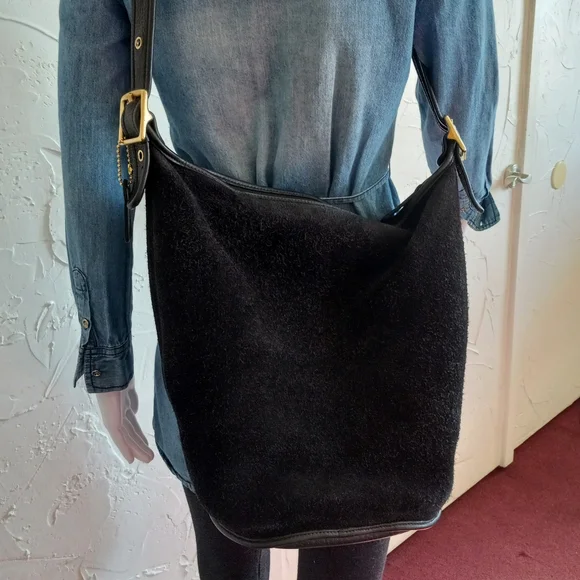 Coach Berkeley Duffle Sac in Black Suede 9010, Ruff-Out